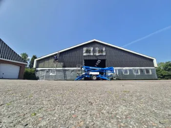 Boerenschuur in Annen als nieuw met Remmers DW601 coating op landbouwschuur beplating
