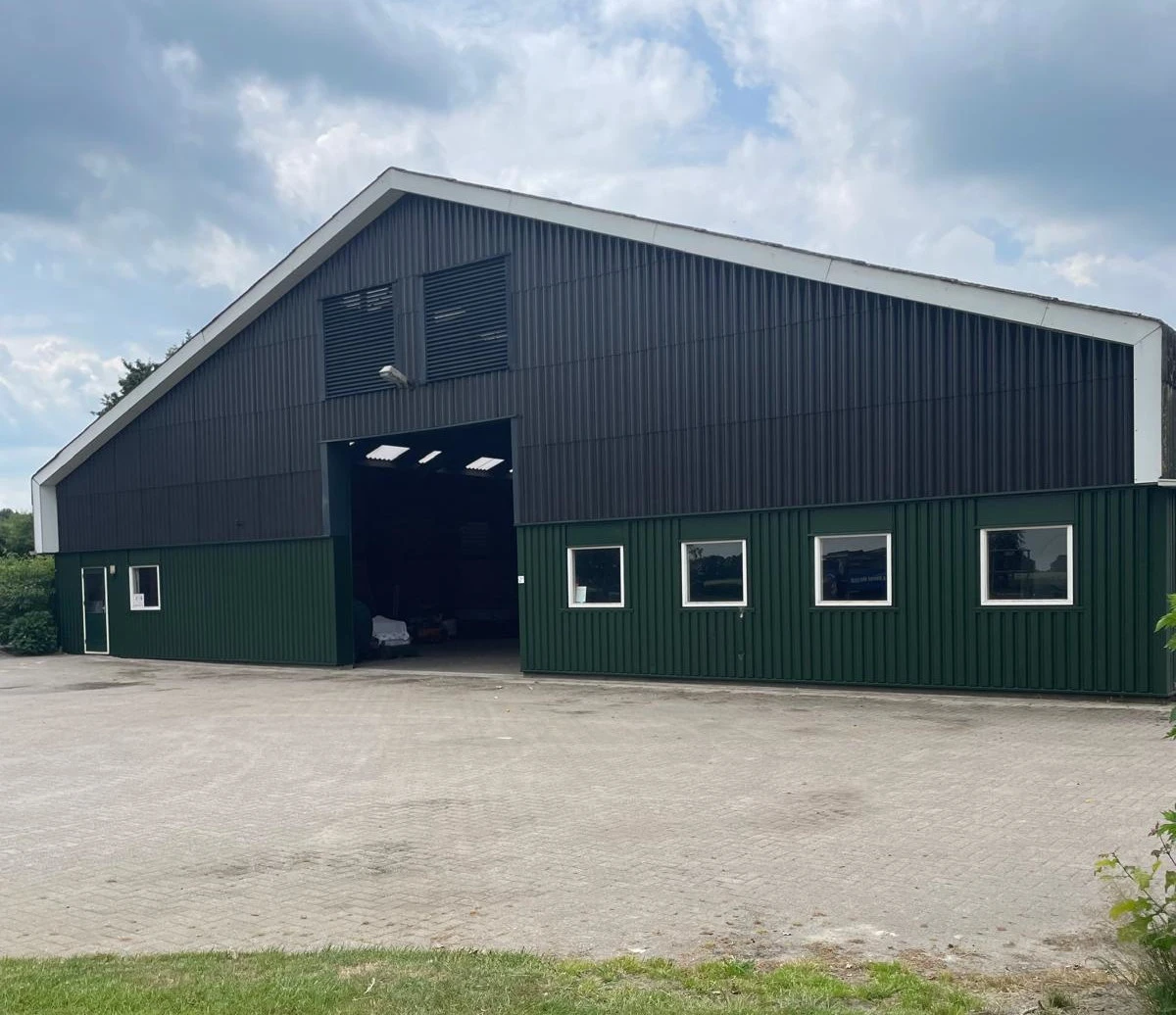 Remmers DW601 coating voor boerenschuur in Annen – schuur weer strak en corrosievrij