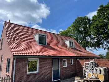 Nieuw Buinen Dakpannen gereinigd met softwash behandeling