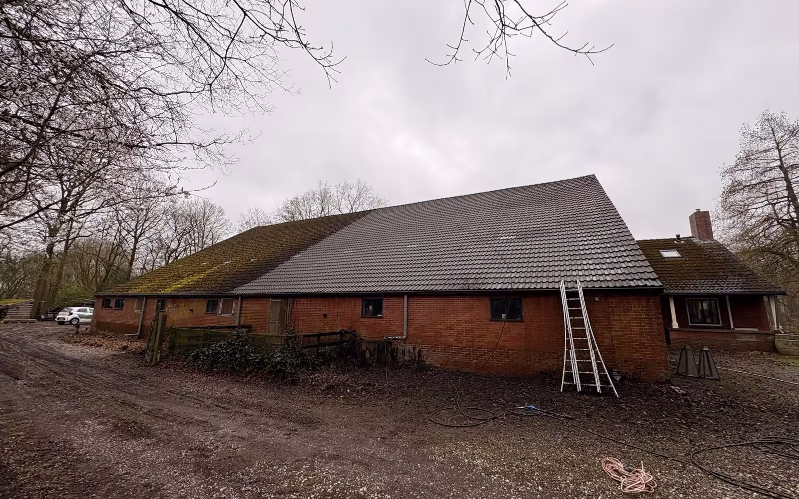 grondige reiniging dak als basis voor bescherming